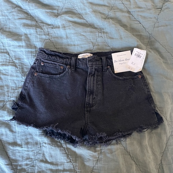 NWT Abercrombie the mom short ~ high rise. Size 28 - Picture 3 of 7